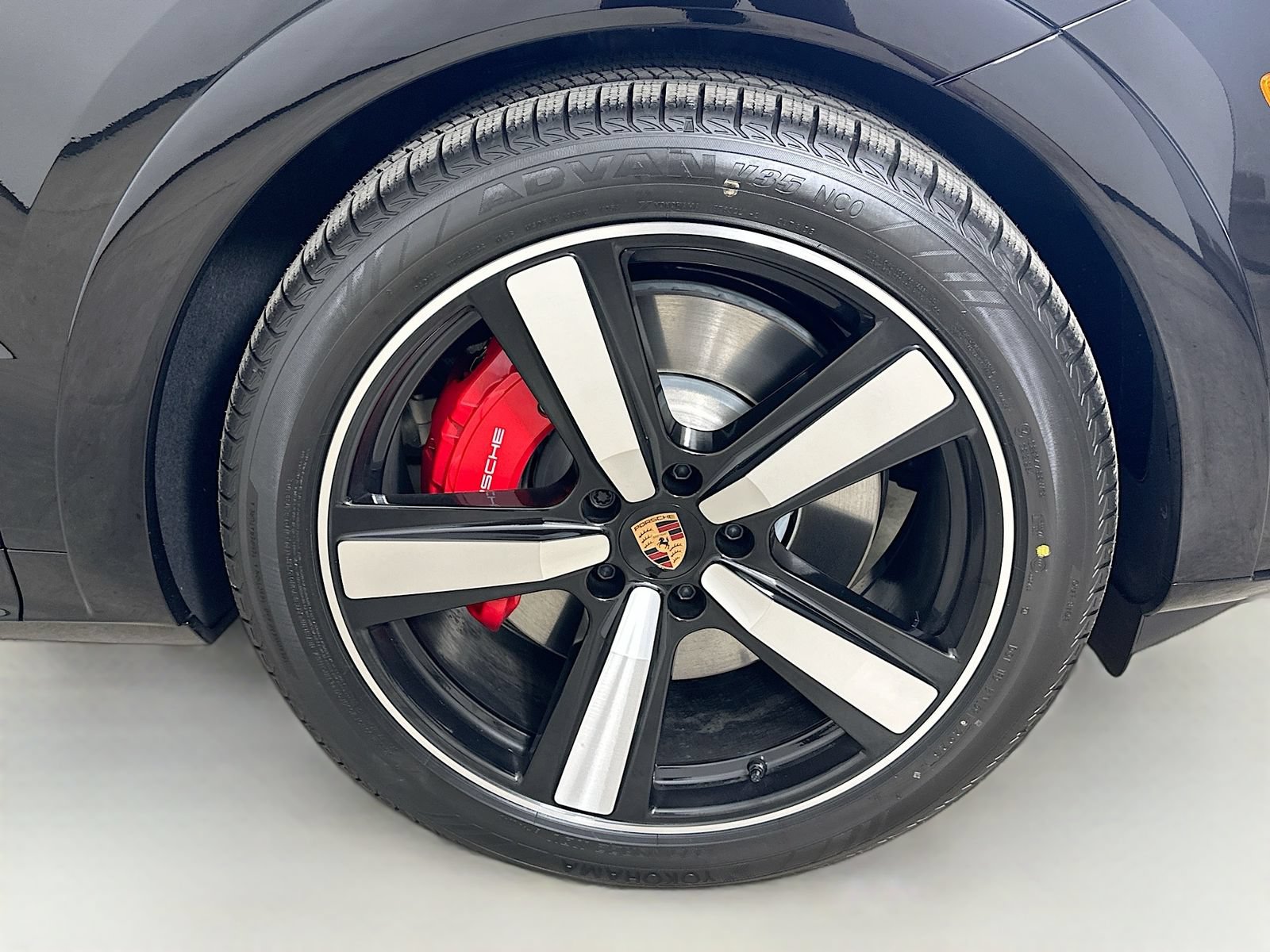 New 2026 Porsche Cayenne GTS AWD/4WD image 10