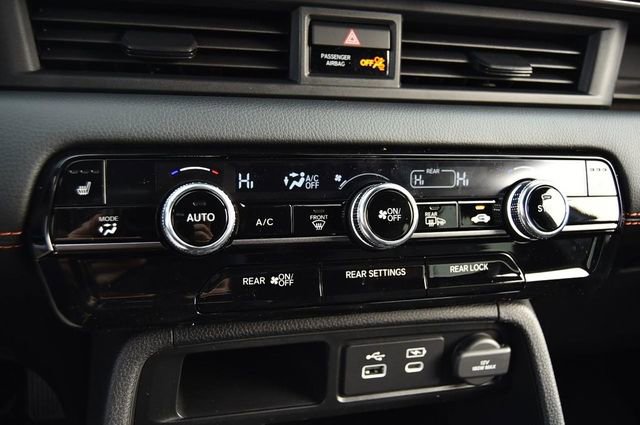 New 2025 Honda Pilot TrailSport image 18