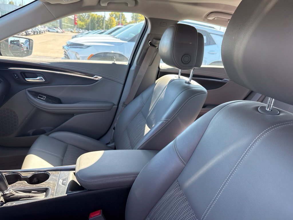 Used 2014 Chevrolet Impala LT FWD image 19