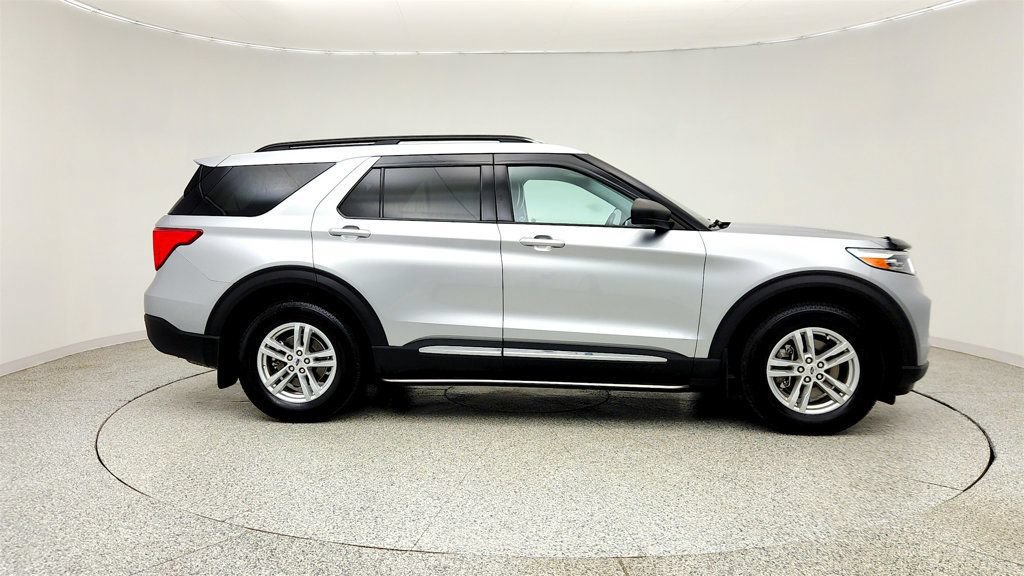 Used 2021 Ford Explorer XLT w/ Equipment Group 202A AWD/4WD image 4