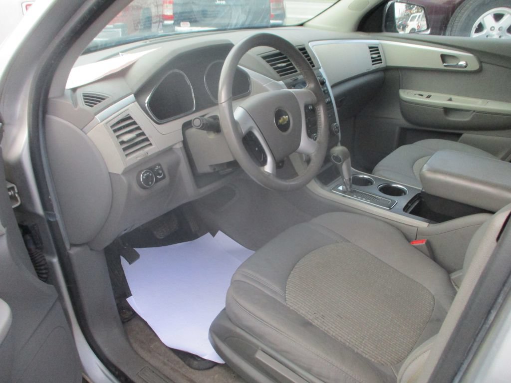 Used 2011 Chevrolet Traverse LS AWD/4WD image 9