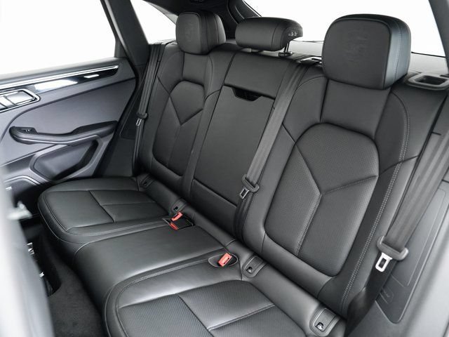 Certified 2025 Porsche Macan image 26