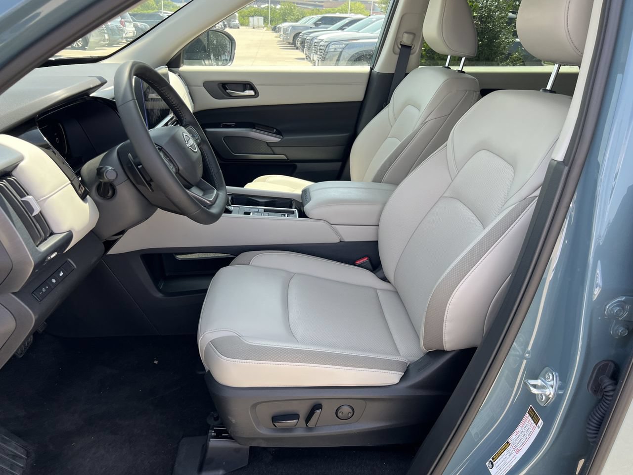 Certified 2026 Nissan Pathfinder SL FWD image 6