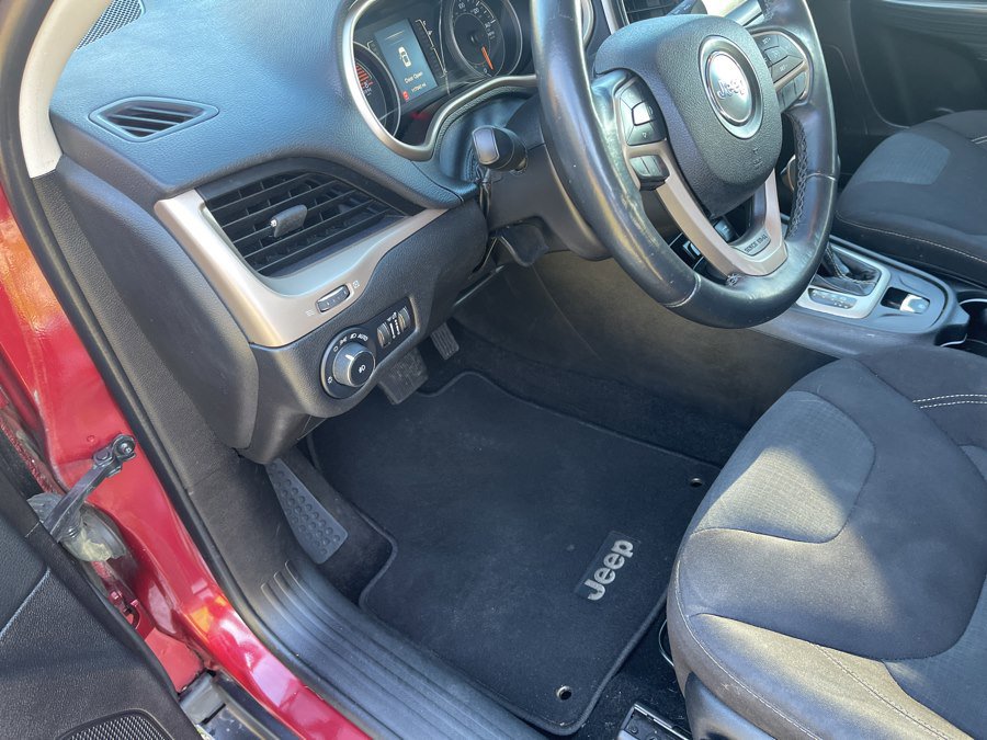 Used 2016 Jeep Cherokee Latitude image 29