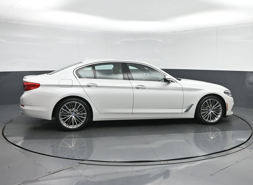 Used 2017 BMW 530i xDrive AWD/4WD image 8