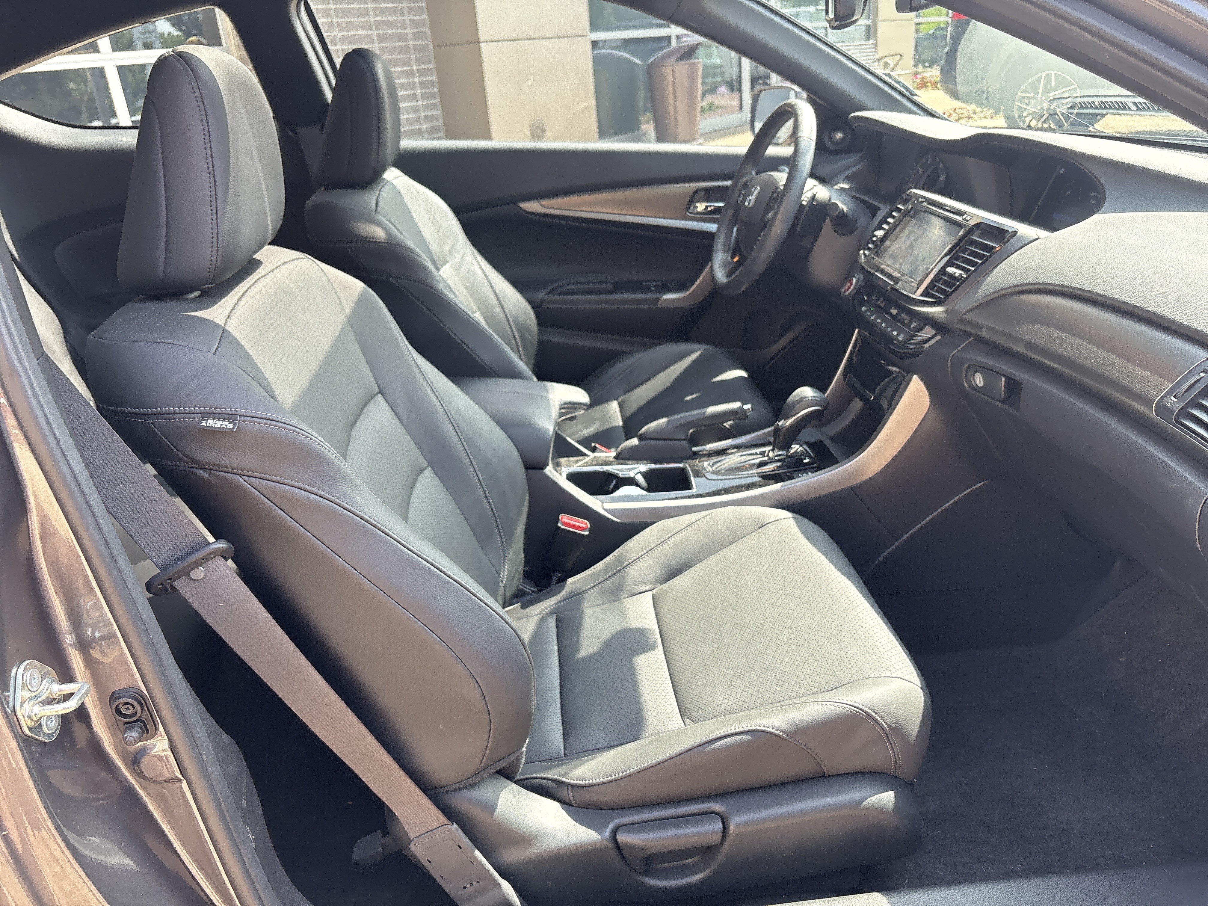 Used 2017 Honda Accord Touring image 33