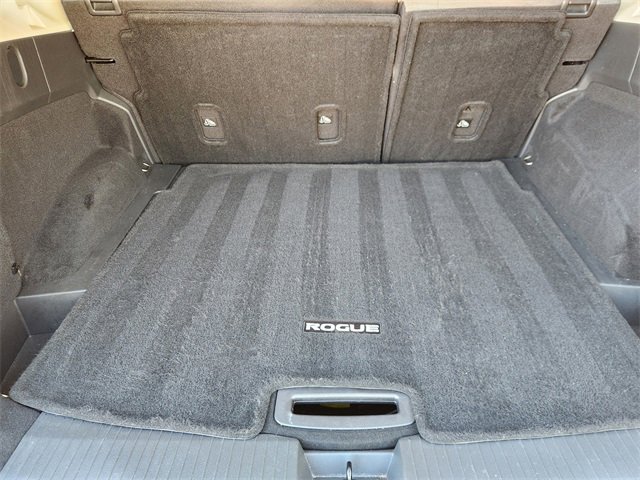 Used 2023 Nissan Rogue SV image 32