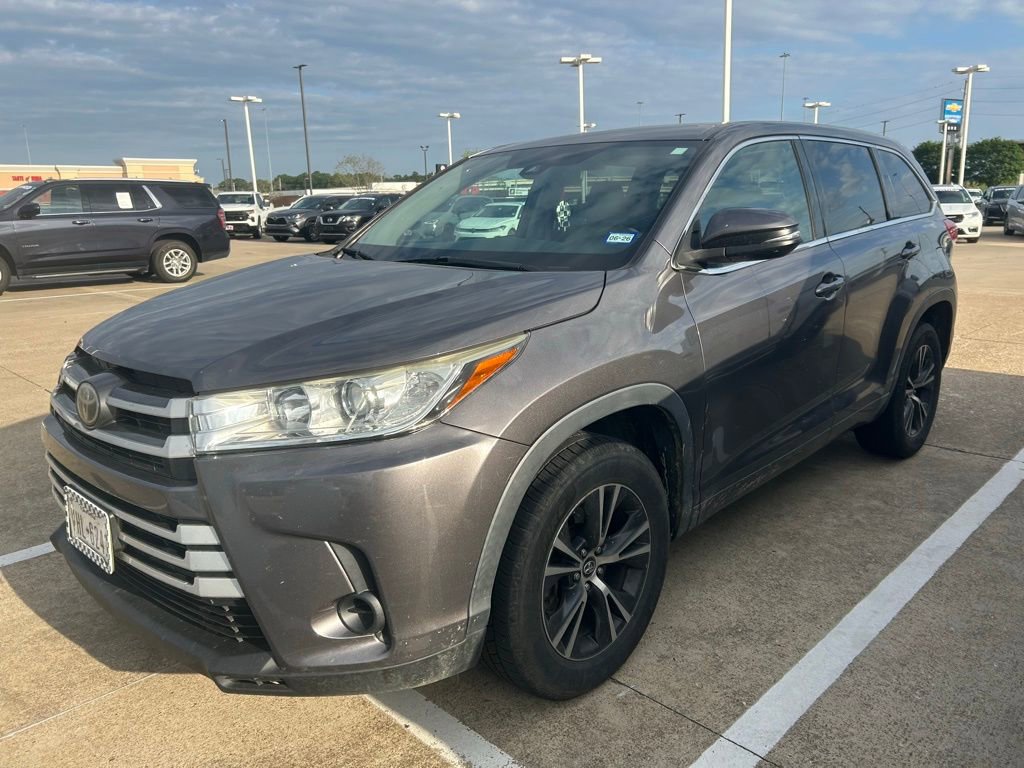 Used 2017 Toyota Highlander LE FWD image 10