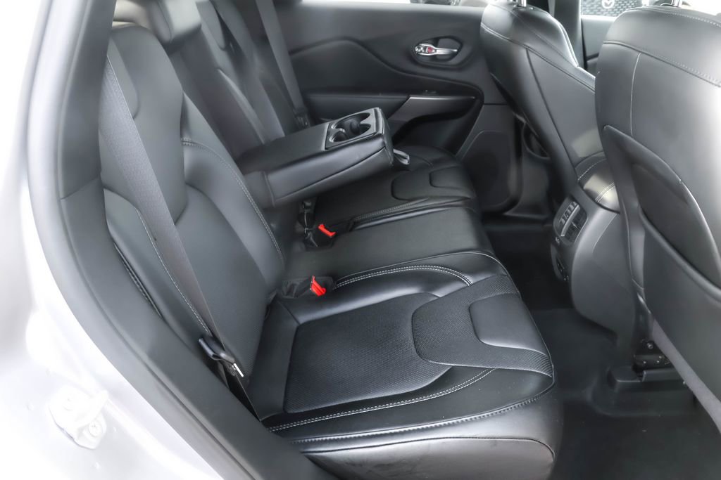 Used 2020 Jeep Cherokee Latitude Lux w/ Comfort/Convenience Group image 32