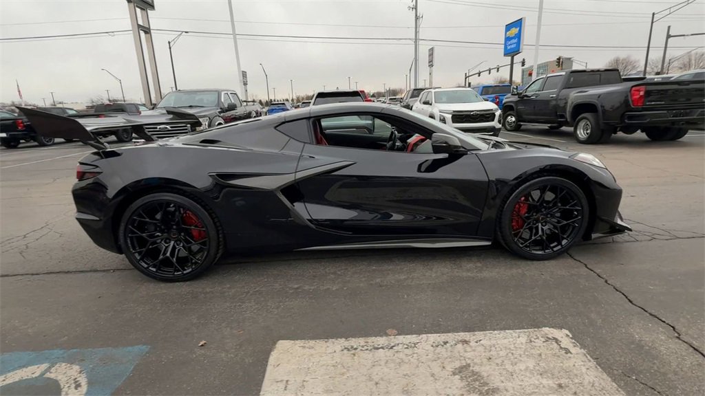 New 2026 Chevrolet Corvette ZR1 w/ ZR1 Carbon Fiber Aero Package image 9
