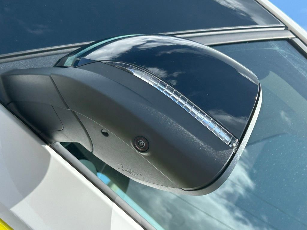 Used 2025 Volkswagen ID. Buzz 1st Edition image 38