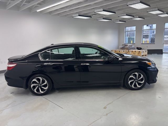 Used 2017 Honda Accord EX-L image 11