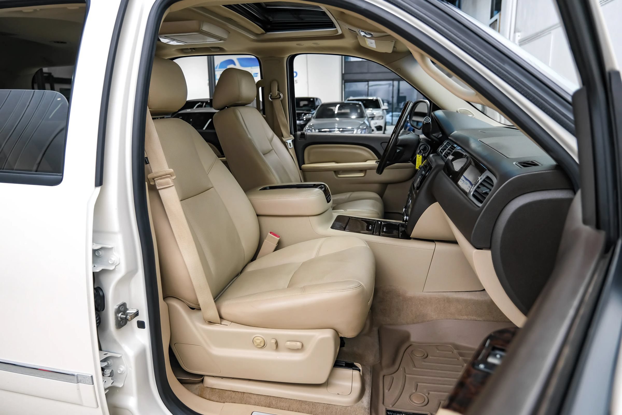 Used 2014 GMC Yukon Denali RWD image 43