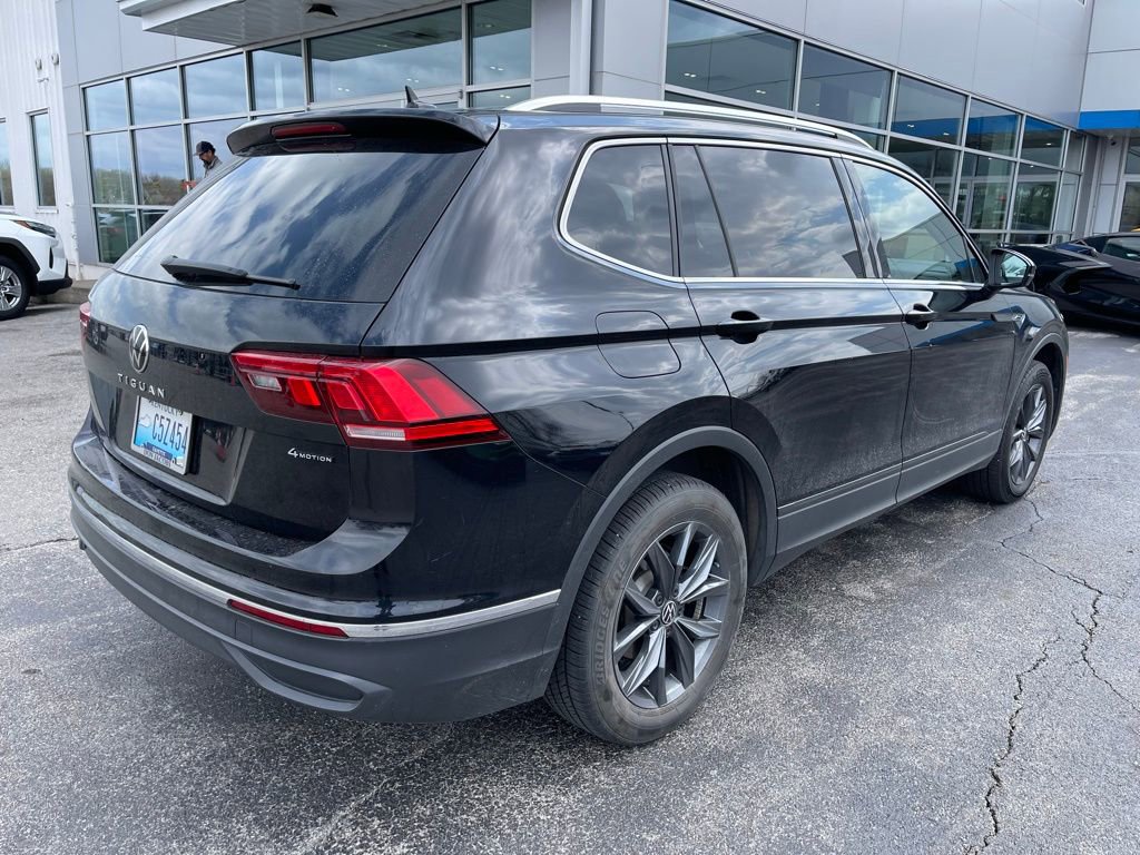 Used 2022 Volkswagen Tiguan SE image 3