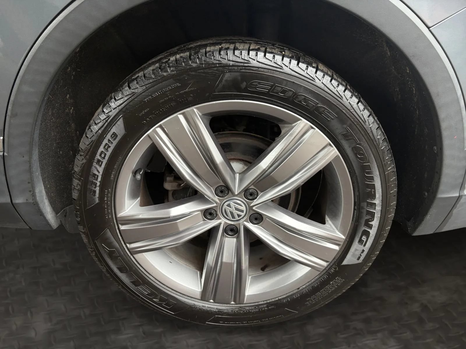Used 2019 Volkswagen Tiguan SEL Premium w/ 3rd Row Seat Package AWD/4WD image 44