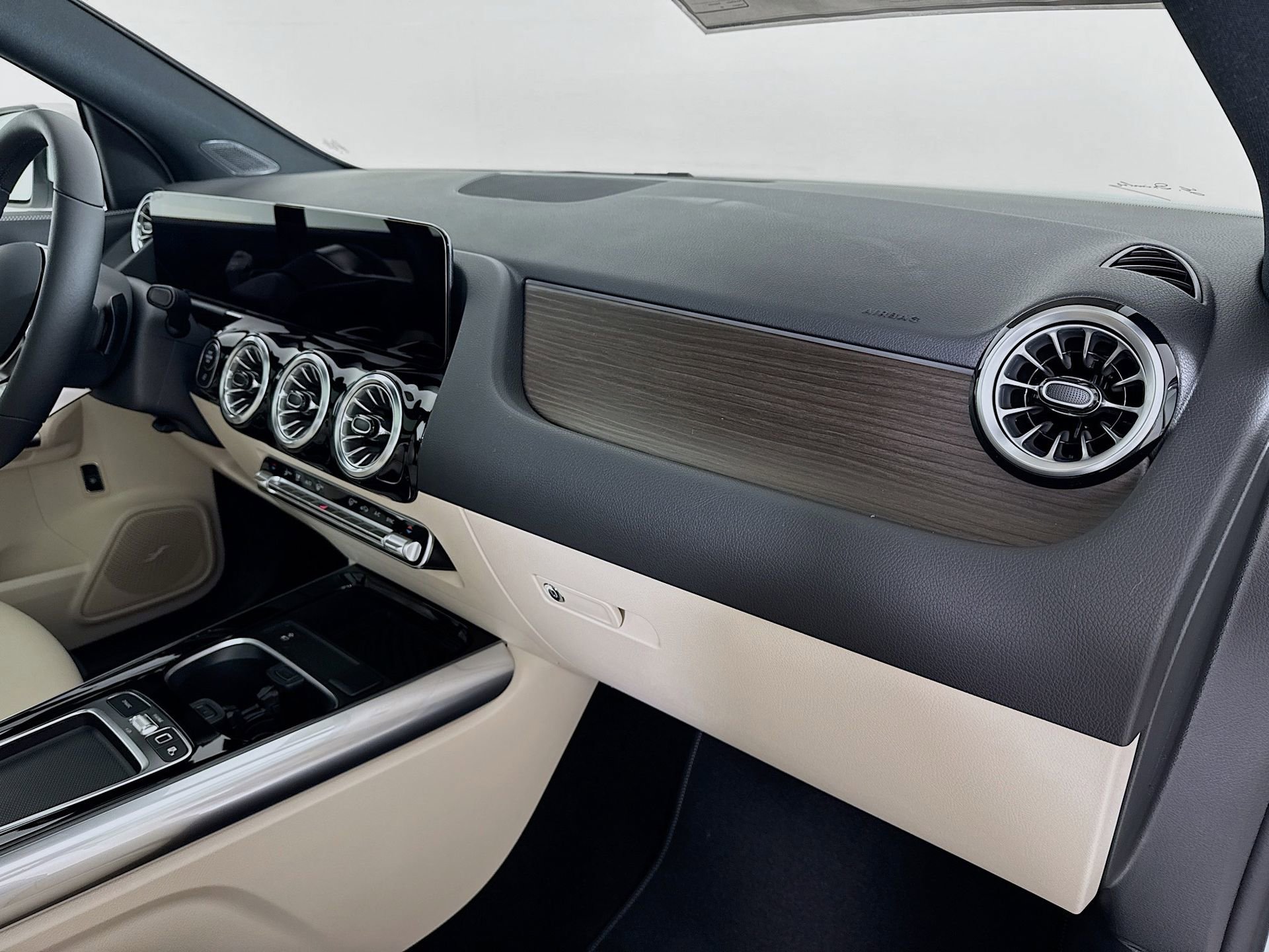 New 2026 Mercedes-Benz GLA 250 image 30