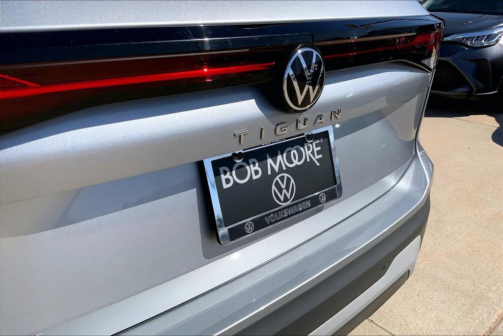 Certified 2025 Volkswagen Tiguan S image 8