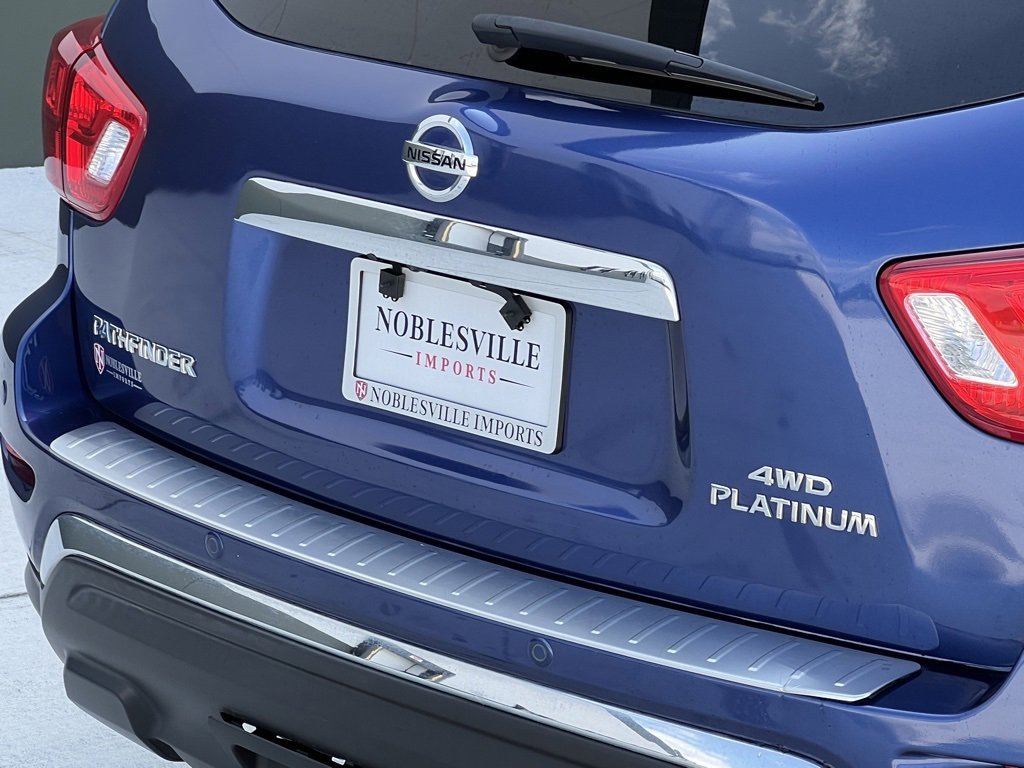 Used 2020 Nissan Pathfinder Platinum image 10