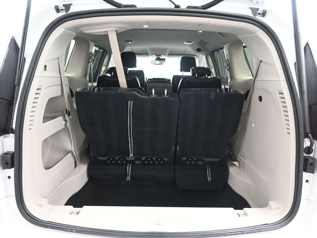 Used 2022 Chrysler Pacifica Touring-L image 60