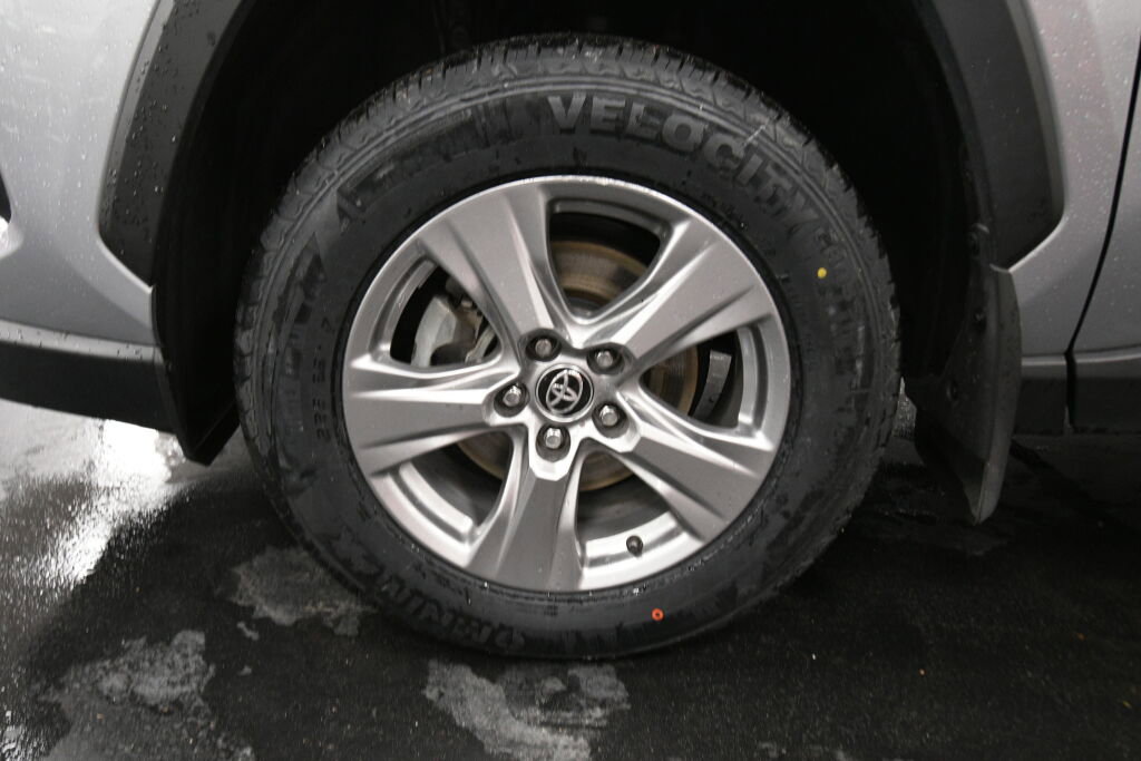 Certified 2024 Toyota RAV4 XLE image 31