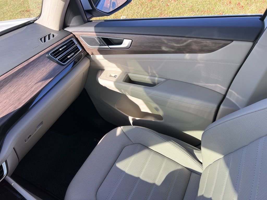 Used 2025 Volkswagen Atlas SEL image 26