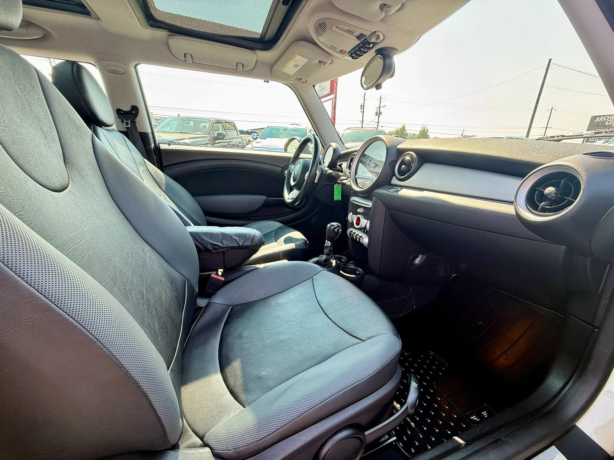 Used 2007 MINI Cooper Hardtop FWD image 12