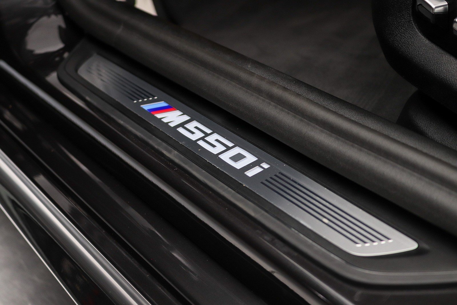 Used 2023 BMW M550i xDrive AWD/4WD image 15