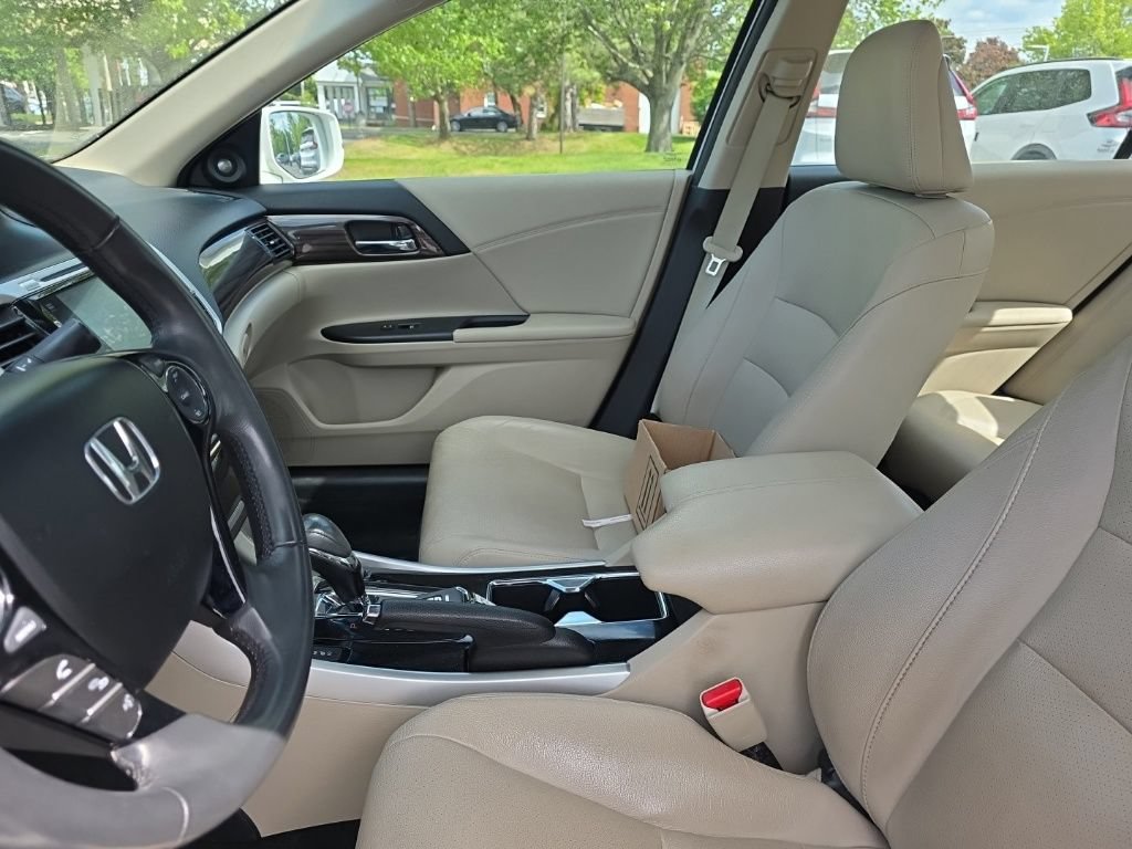 Used 2017 Honda Accord EX-L image 22