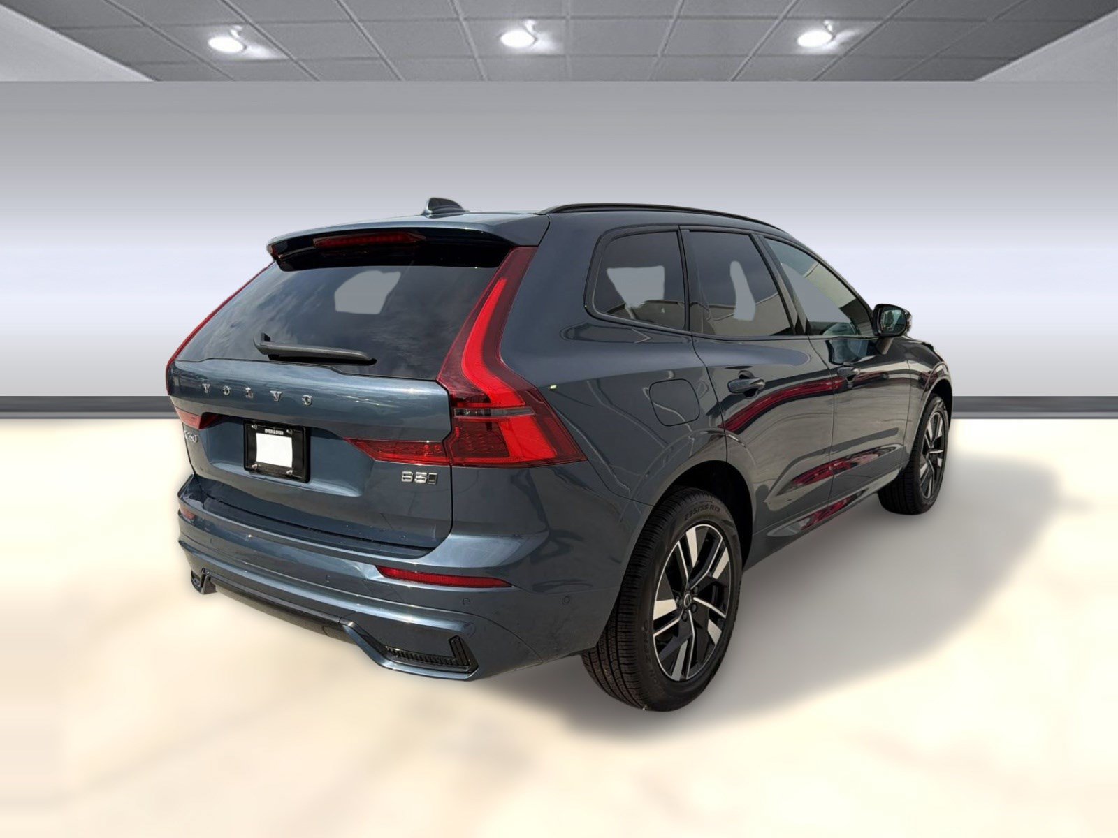 New 2026 Volvo XC60 B5 Plus w/ Climate Package AWD/4WD image 9