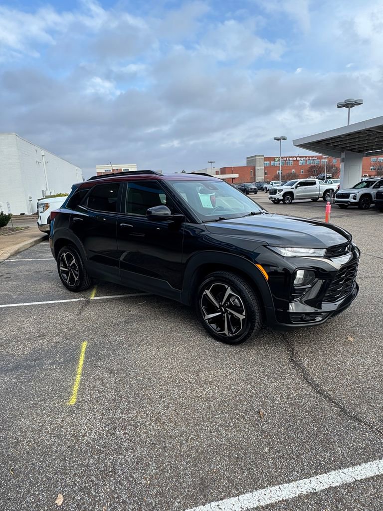 Used 2023 Chevrolet TrailBlazer RS w/ Sun and Liftgate Package image 9