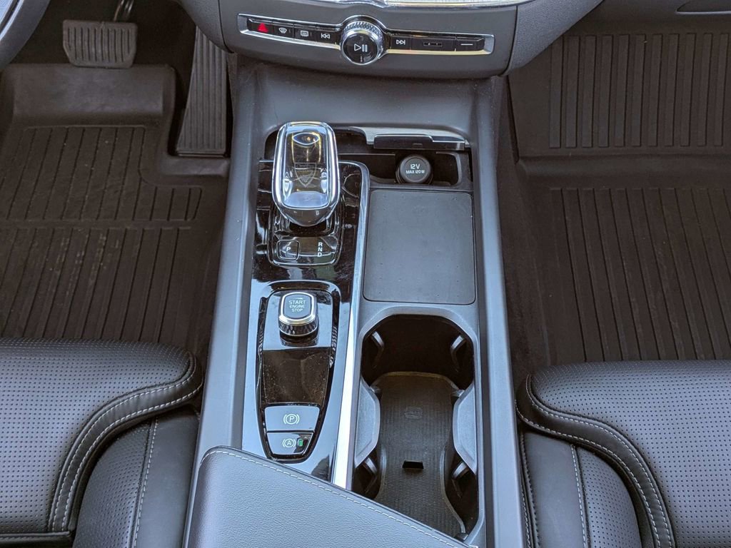 Used 2022 Volvo XC60 T8 Inscription w/ Advanced Package image 20