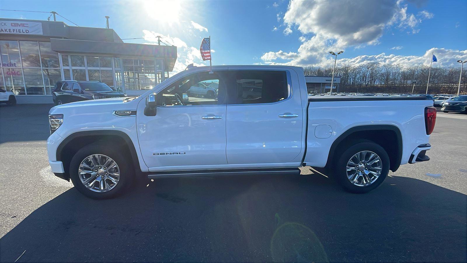 Used 2023 GMC Sierra 1500 Denali w/ Technology Package image 4