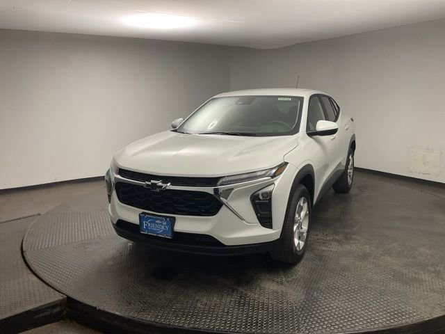 New 2026 Chevrolet Trax LS image 3