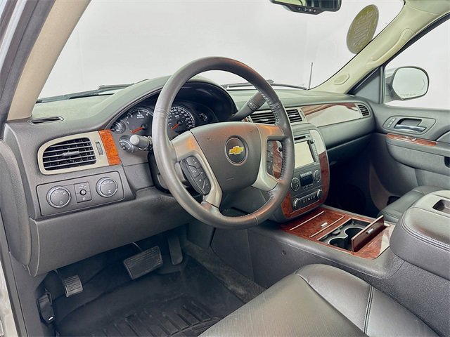 Used 2013 Chevrolet Avalanche LTZ image 9