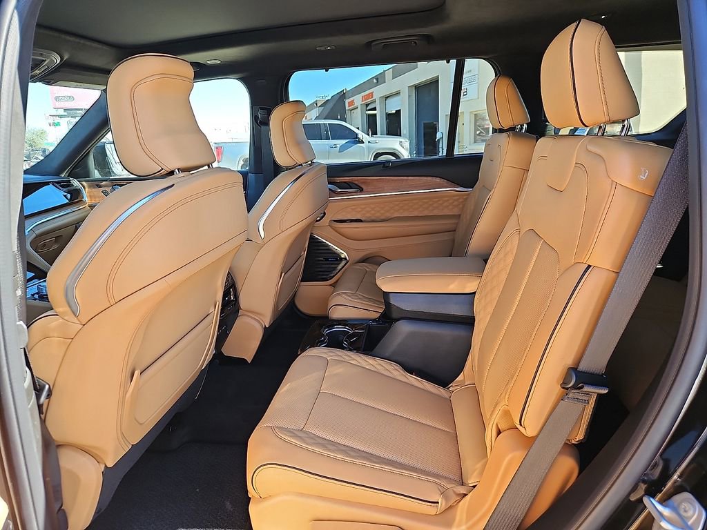 New 2026 Jeep Grand Cherokee L Summit w/ Obsidian Package image 11