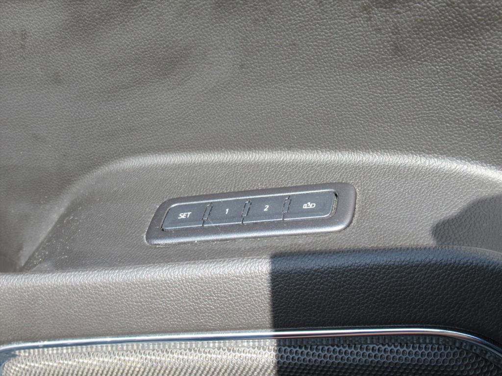 Used 2019 GMC Yukon XL Denali image 21