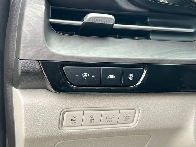 Certified 2024 Kia Carnival EX FWD image 17