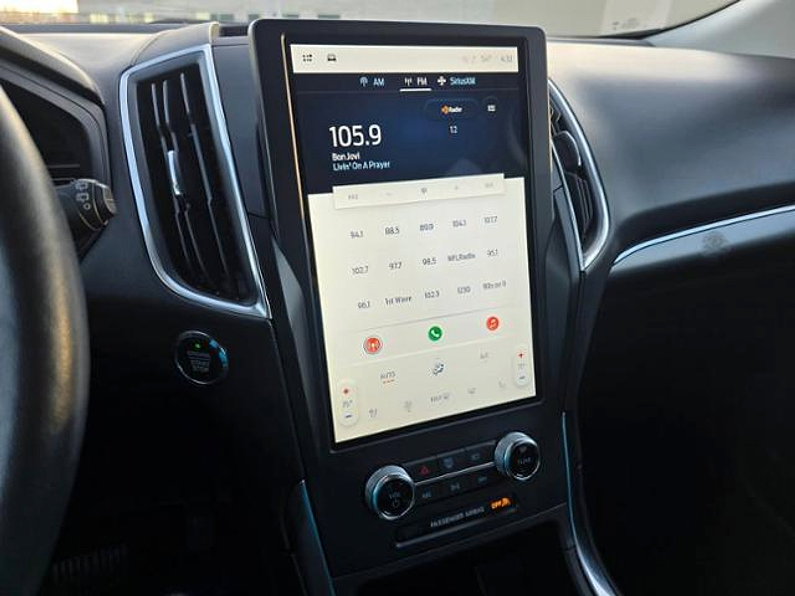 Used 2024 Ford Edge Titanium image 27