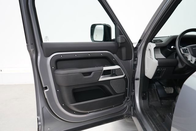 Used 2024 Land Rover Defender 110 S image 35