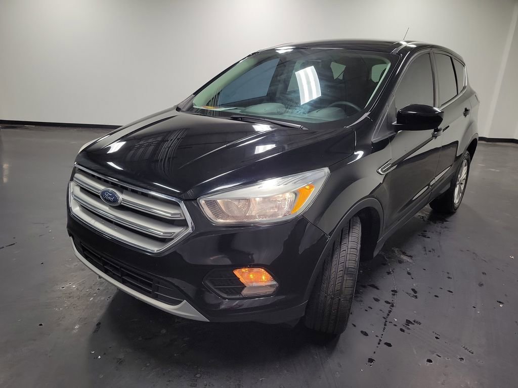 Used 2017 Ford Escape SE image 4