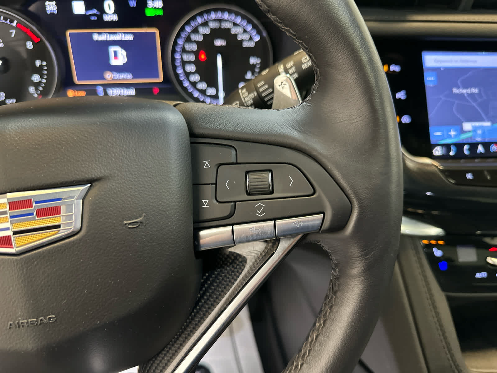 Used 2024 Cadillac XT6 Sport w/ Technology Package AWD/4WD image 22
