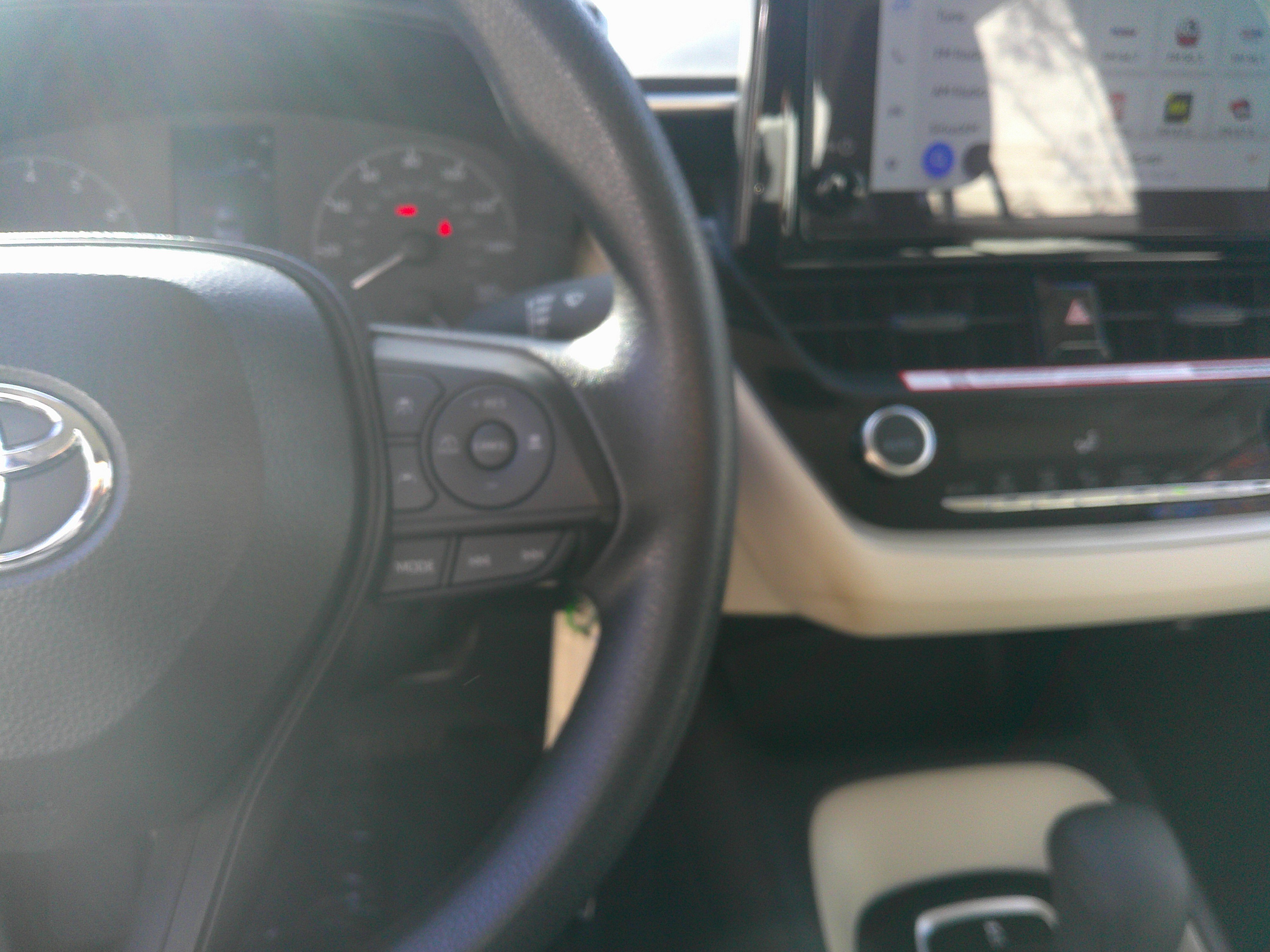 Used 2025 Toyota Corolla LE image 21