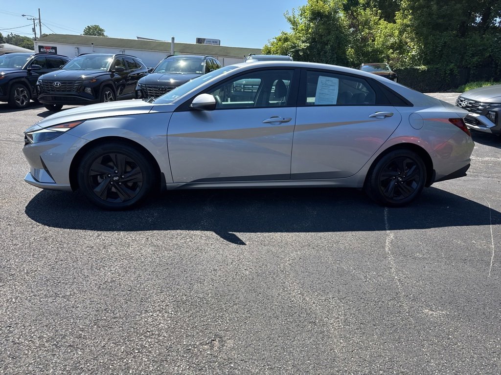 Used 2023 Hyundai Elantra SEL image 4