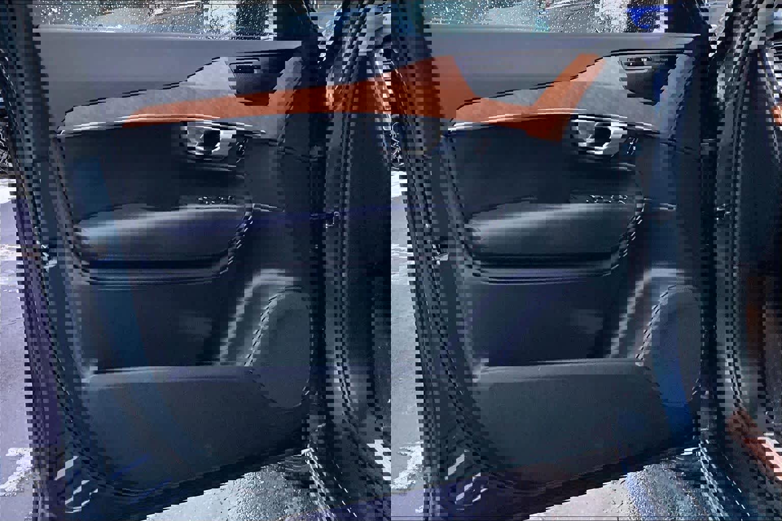 Certified 2024 Volvo XC90 B6 Plus w/ Protection Package Premier image 20