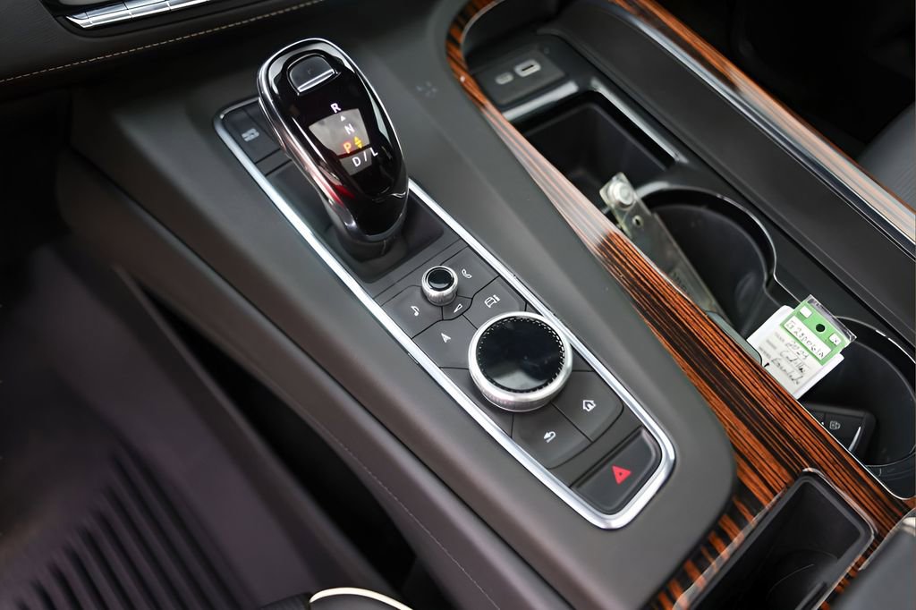 Certified 2023 Cadillac Escalade Premium Luxury w/ Performance Package image 20