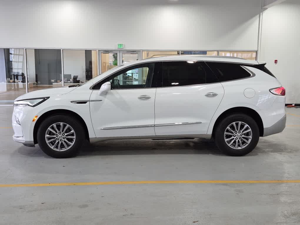 Used 2023 Buick Enclave Essence AWD/4WD image 6