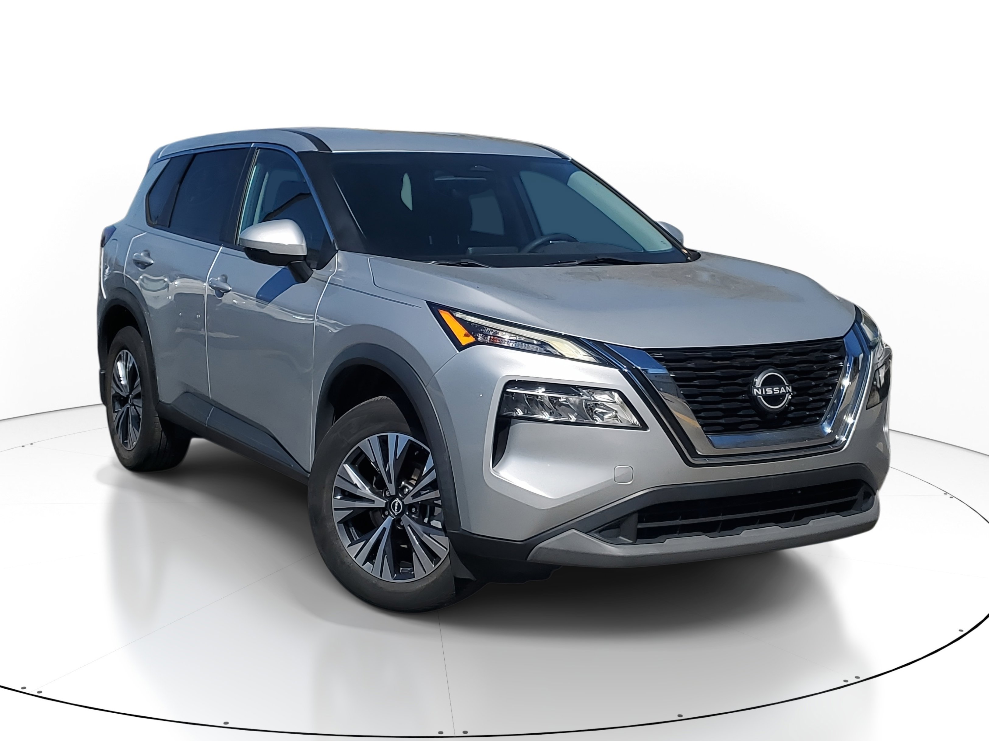 Used 2023 Nissan Rogue SV image 1