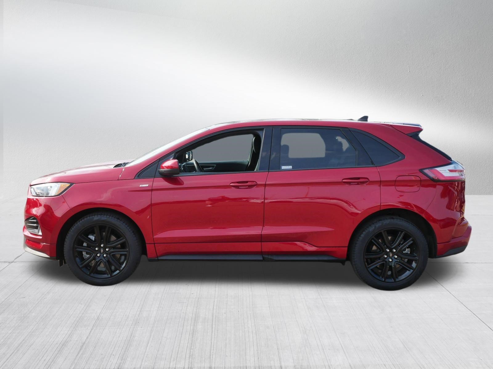Used 2023 Ford Edge ST-Line w/ Class II Trailer Tow Package AWD/4WD image 4