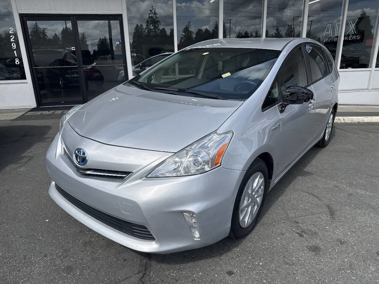 Used 2014 Toyota Prius V Three FWD image 1