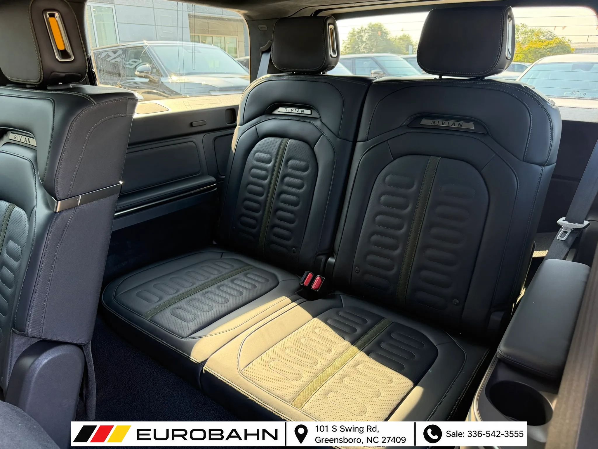 Used 2025 Rivian R1S Adventure Dual AWD/4WD image 17